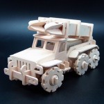Masina cu telecomanda Lansator de rachete sol-aer, Missile truck, Puzzle 3D lemn Robotime 